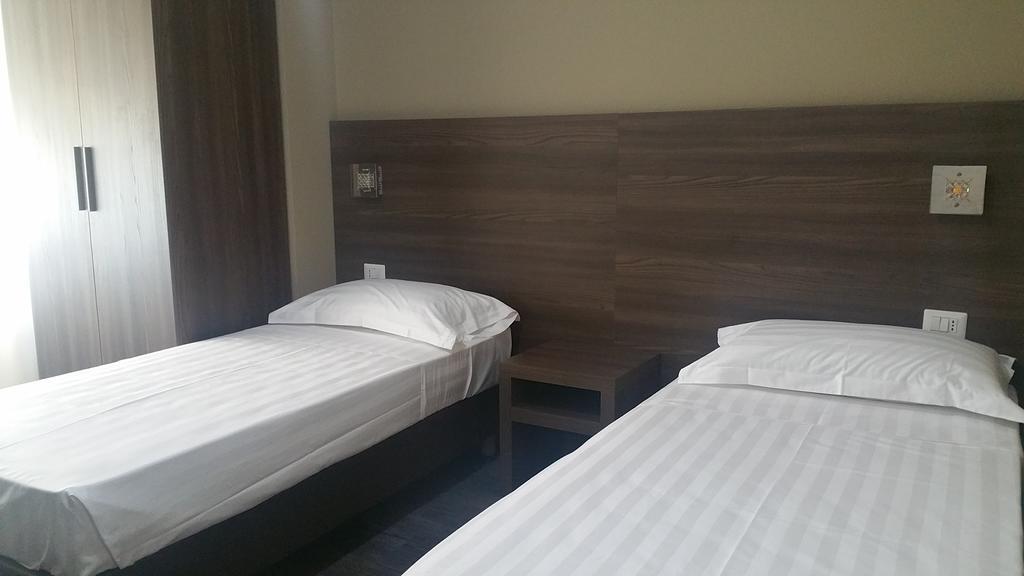 Hll Hotel Lungolago Lecco-Como Lake Eksteriør bilde