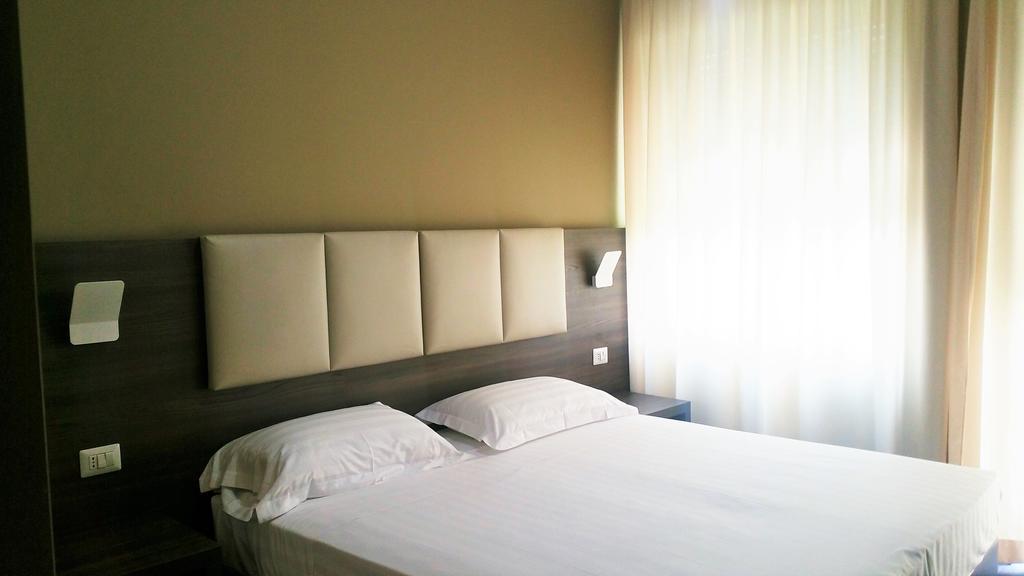Hll Hotel Lungolago Lecco-Como Lake Eksteriør bilde